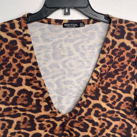 Nasty Gal Leopard Shirt Size 2 Womens Short Sleeve V Neck Plunging - Picture 3 of 11